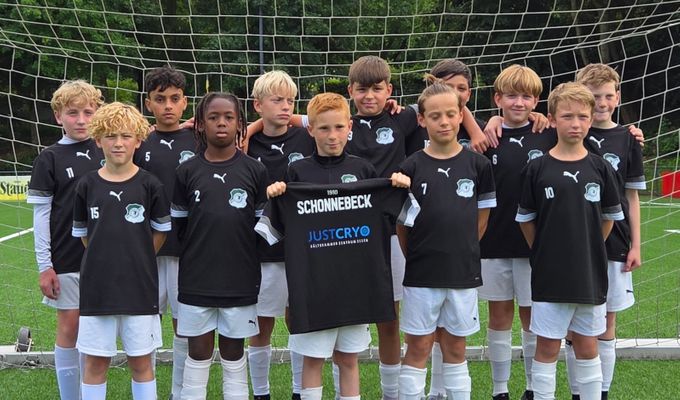 Eiskalte Partnerschaft: Just Cryo sponsert die U12
