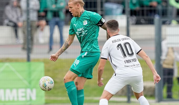 1. Oberliga-Spieltag bei Adler Union Frintrop