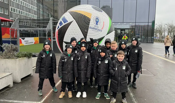 F1 besucht das Deutsche Fussballmuseum in Dortmund