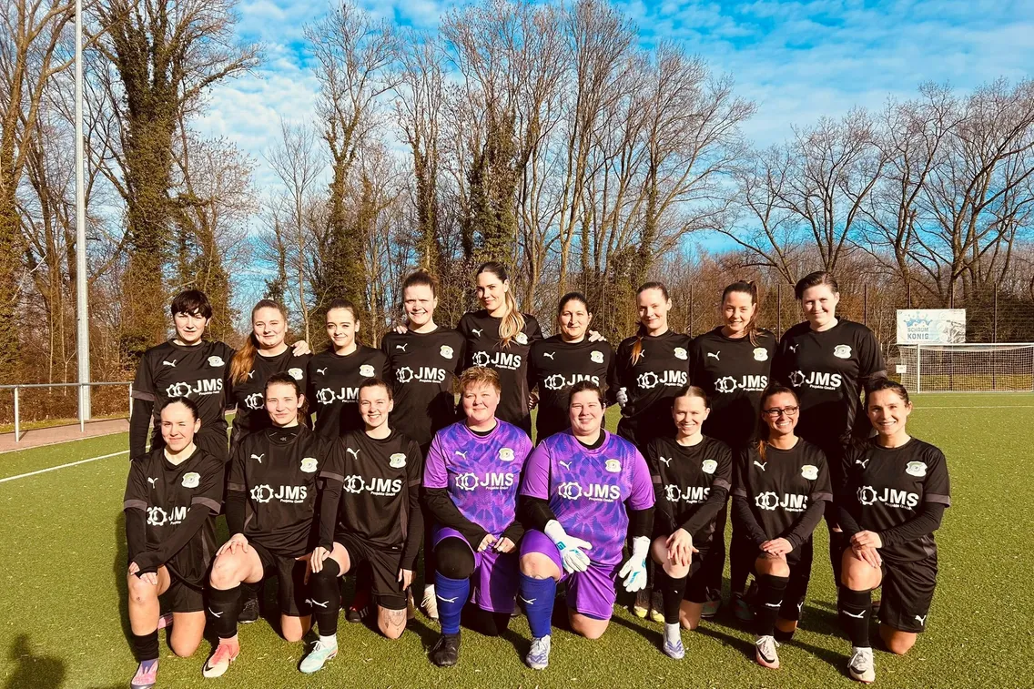 Foto zum Newsartikel Neuer Trikotsponsor für unsere Damenmannschaft