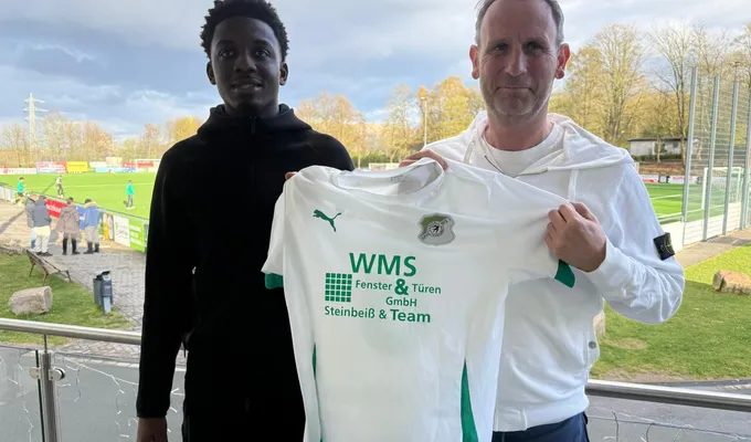 Schwalben verpflichten Yaw Osei Awuah