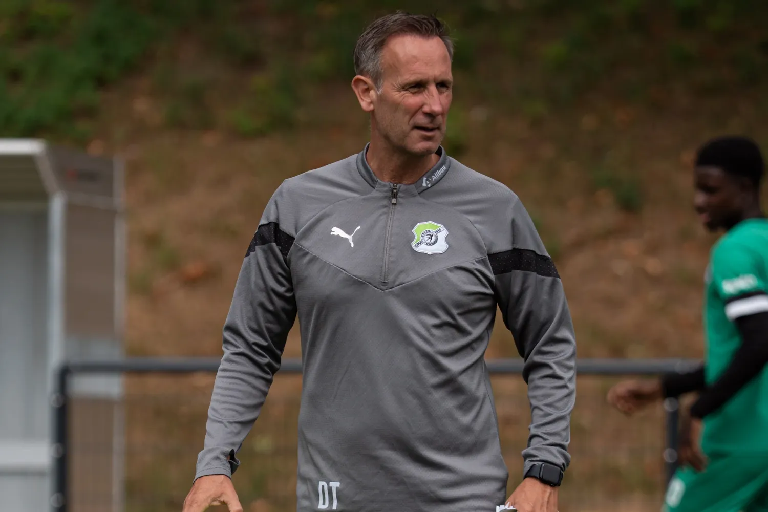 Dirk Tönnies im Gespräch vor dem Ligastart