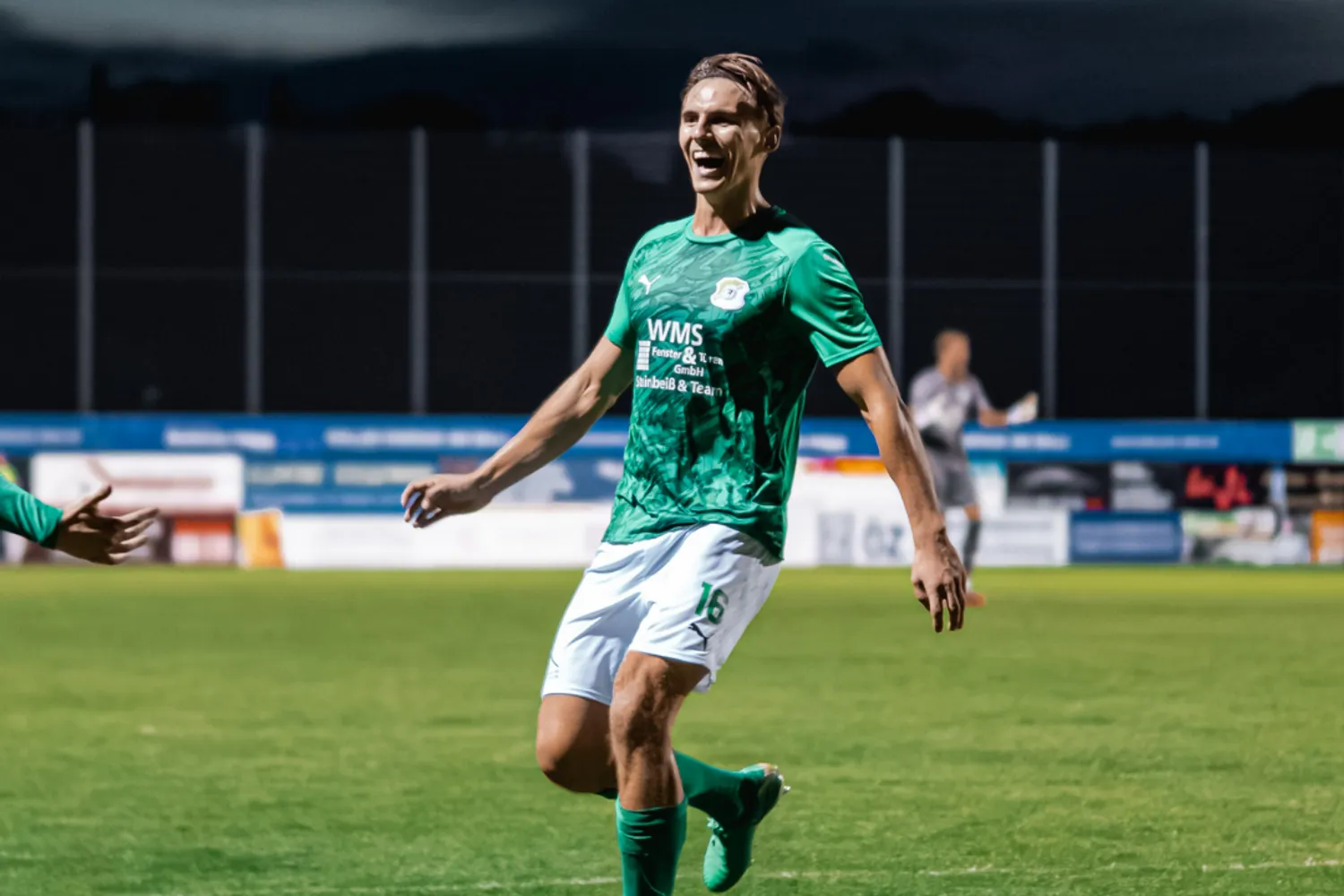 Derbysieg am Uhlenkrug: Schwalben bleiben ungeschlagen