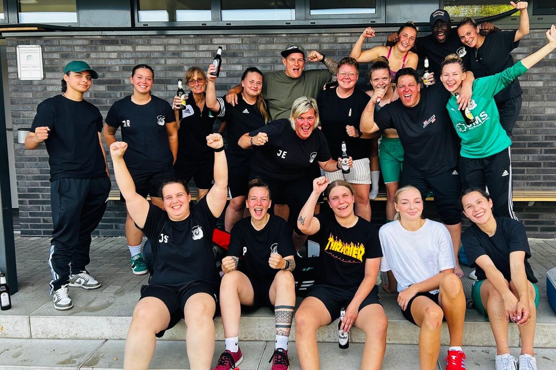 Foto zum Newsartikel 10:0 - Schwalben-Frauen schlagen Adler-Frauen