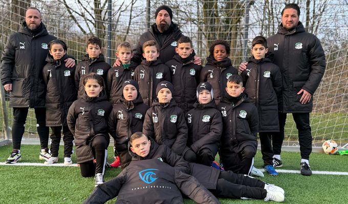 E2 bedankt sich bei Eagles Security für neue Winterjacken