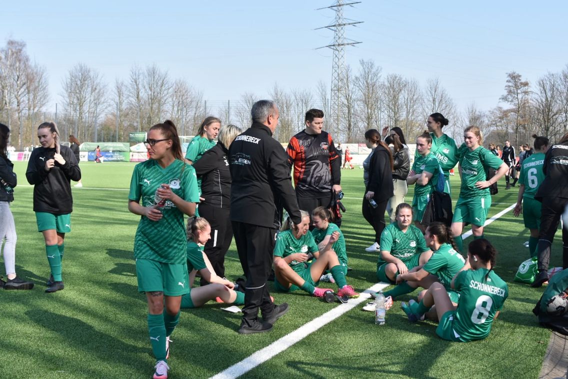 Foto zum Newsartikel Schwalben-Frauen schlagen auch Adler-Frauen