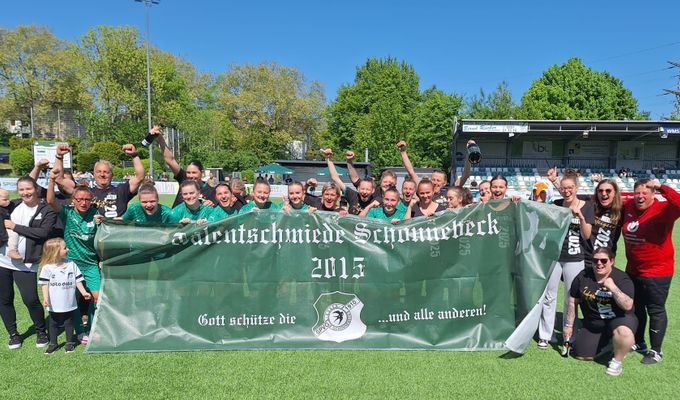 Schwalben-Frauen machen Aufstieg perfekt!